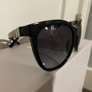 Burberry cat eye sunglasses